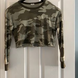 Long sleeve crop top